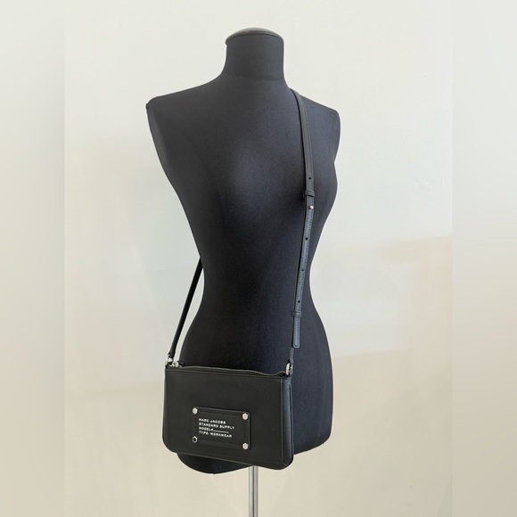 Marc Jacobs Handbags - NWT Marc Jacobs Wink Small Crossbody - black